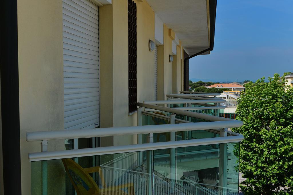 Hotel Bamar Pinarella Exterior photo